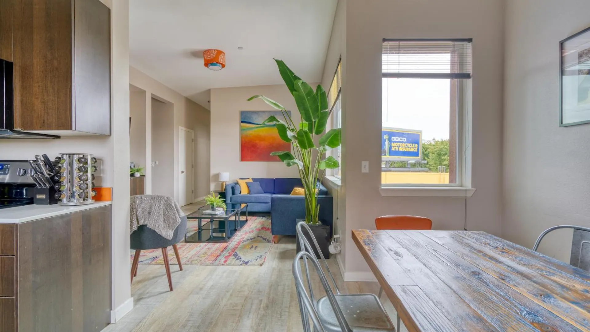 Portland Penthouse Retreat- Roof Deck & Food Pods Villa