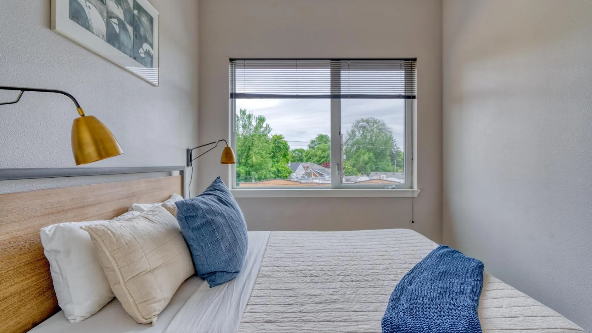 Apartment Portland Penthouse Retreat- Roof Deck & Food Pods Villa United States