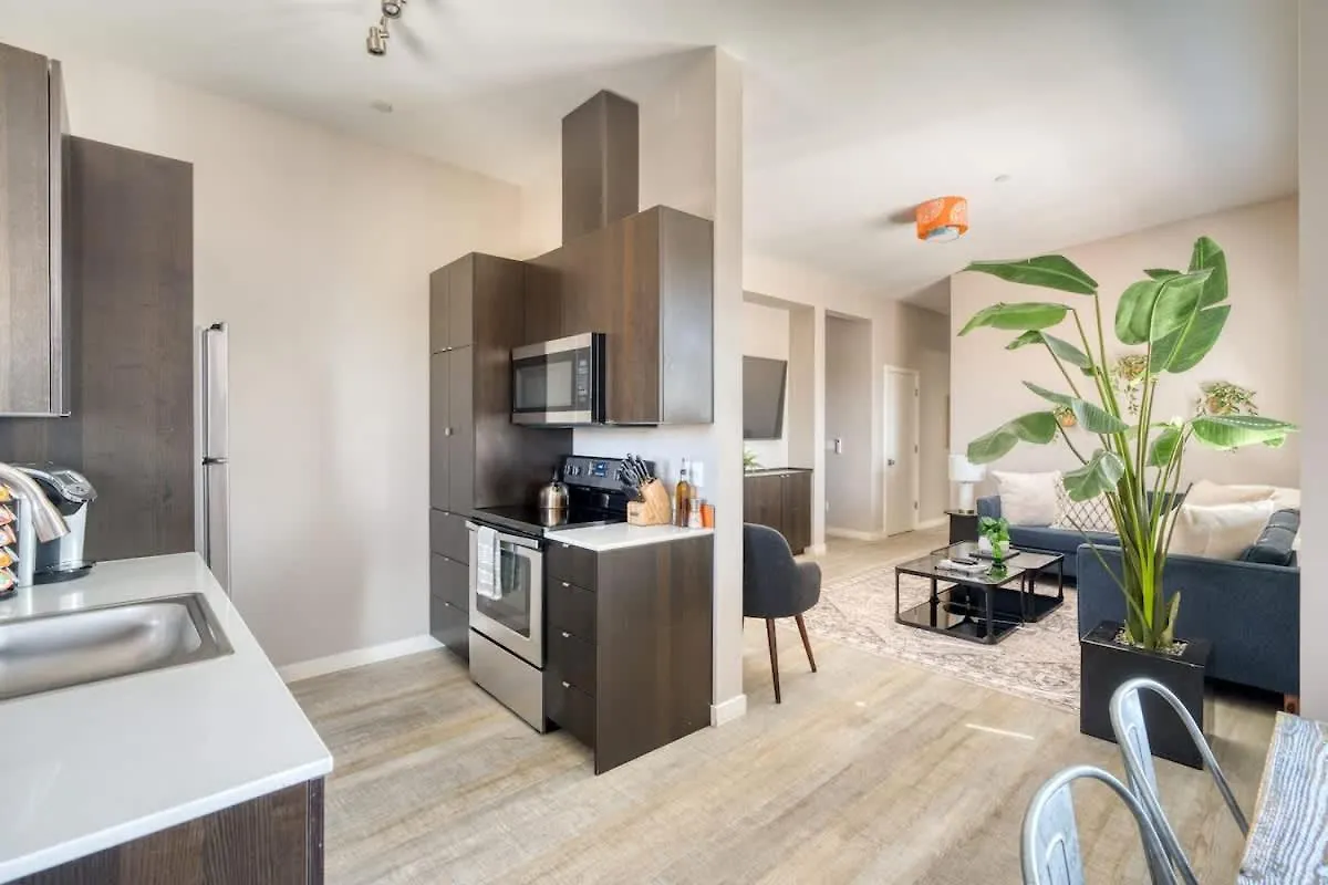 Portland Penthouse Retreat- Roof Deck & Food Pods Villa 0*,  United States