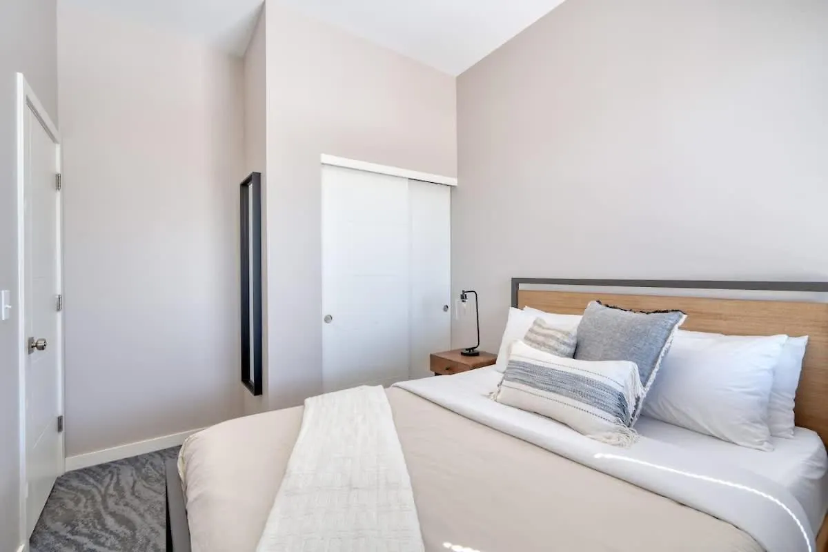 Apartment Portland Penthouse Retreat- Roof Deck & Food Pods Villa